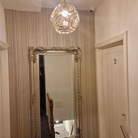 Highfields Living - All Rooms Ensuite- Free Wifi- Free Local Parking Sheffield Exterior foto
