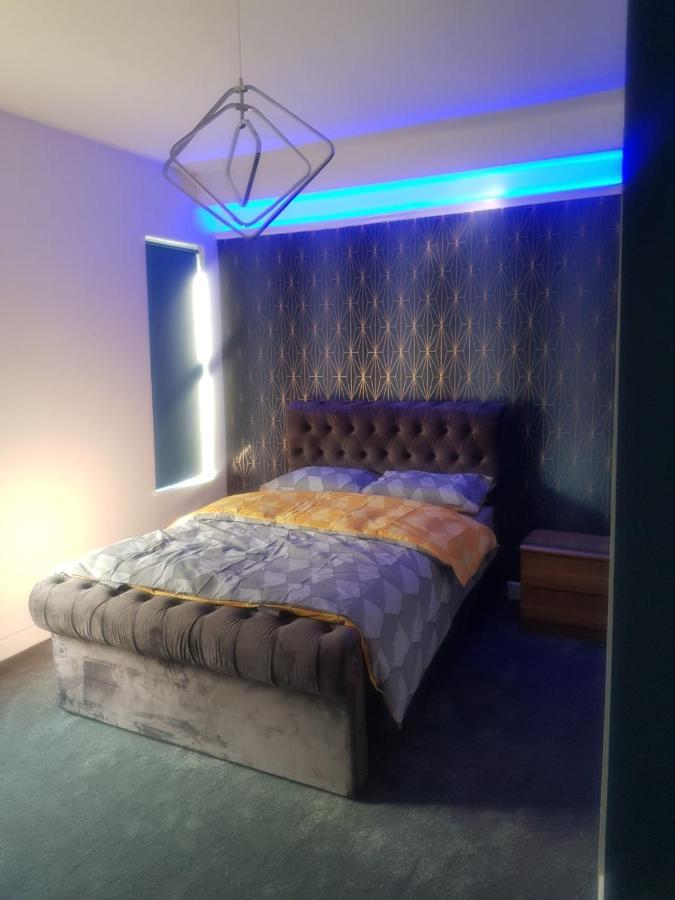 Highfields Living - All Rooms Ensuite- Free Wifi- Free Local Parking Sheffield Exterior foto