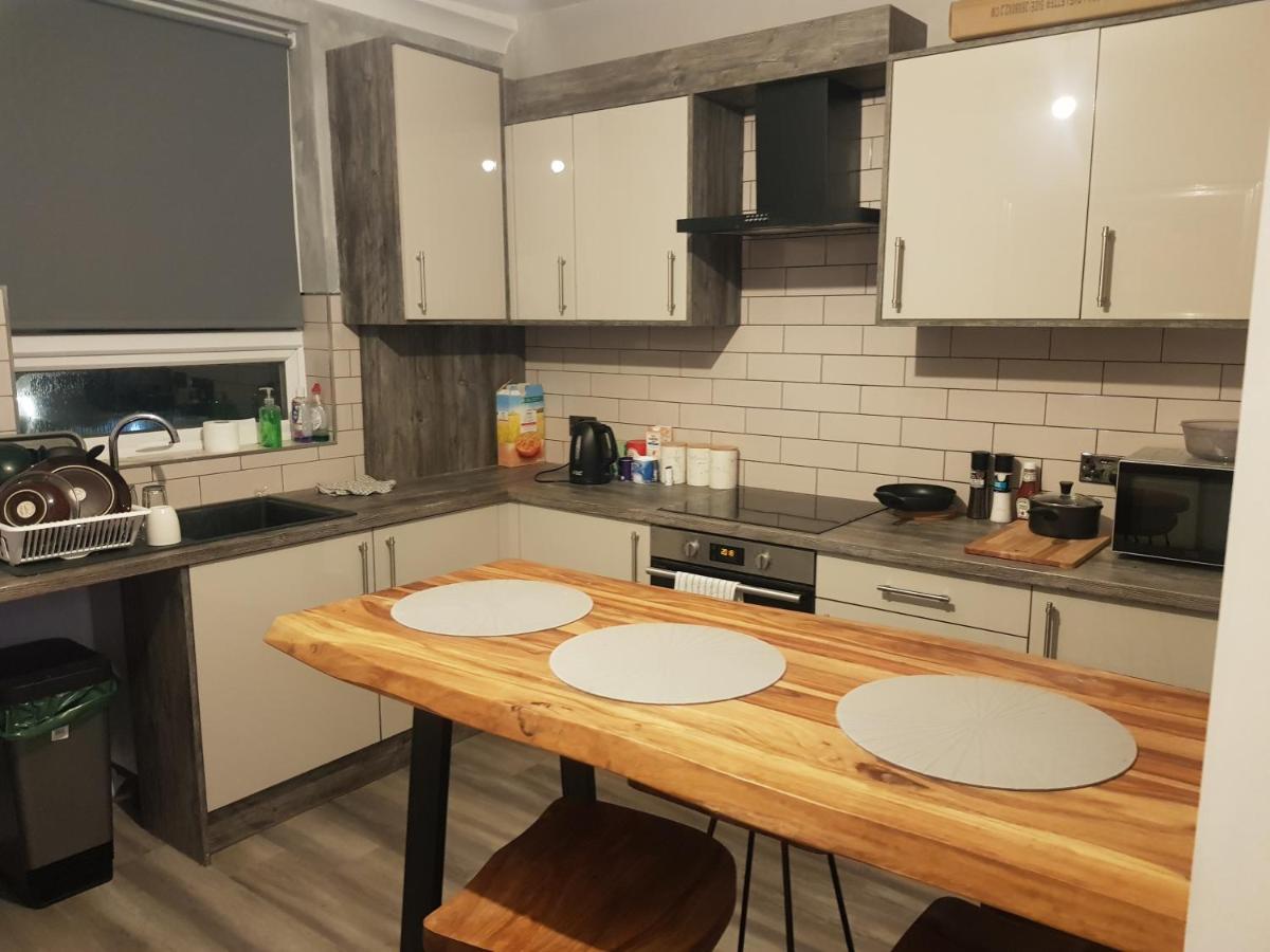 Highfields Living - All Rooms Ensuite- Free Wifi- Free Local Parking Sheffield Exterior foto